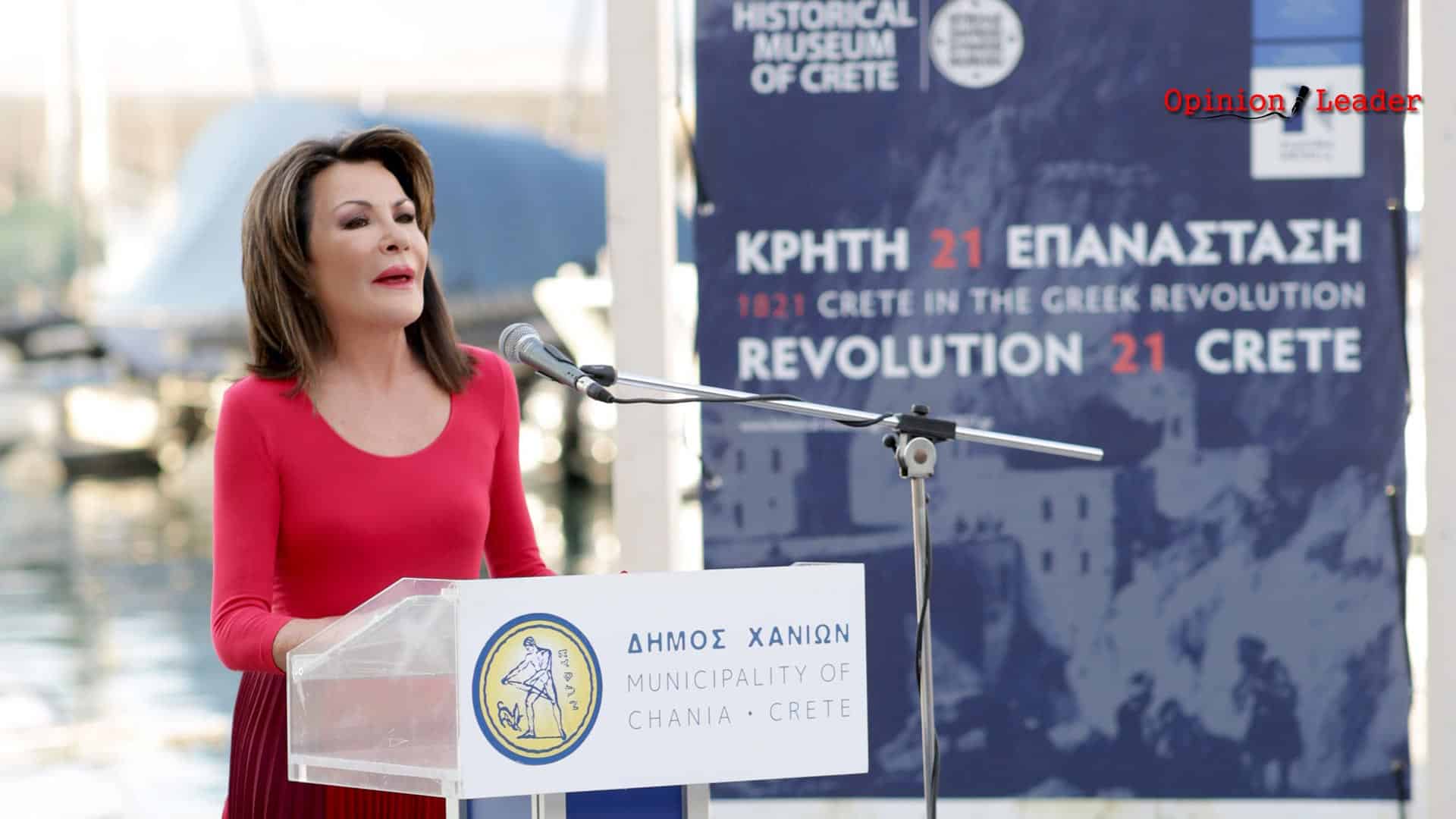 Η πρόεδρος της Επιτροπής «Ελλάδα 2021», Γιάννα Αγγελοπούλου στα εγκαίνια της υπαίθριας έκθεσης αφιερωμένη στα 200 χρόνια από την κήρυξη της Επανάστασης στην Κρήτη