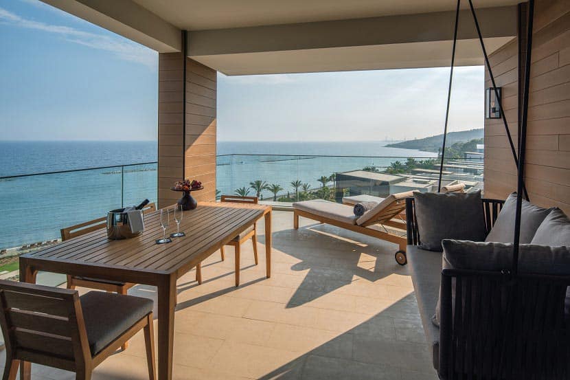 Το AMARA, όλα τα δωμάτια και οι σουίτες του ξενοδοχείου με απρόσκοπτη θέα της Μεσογείου 