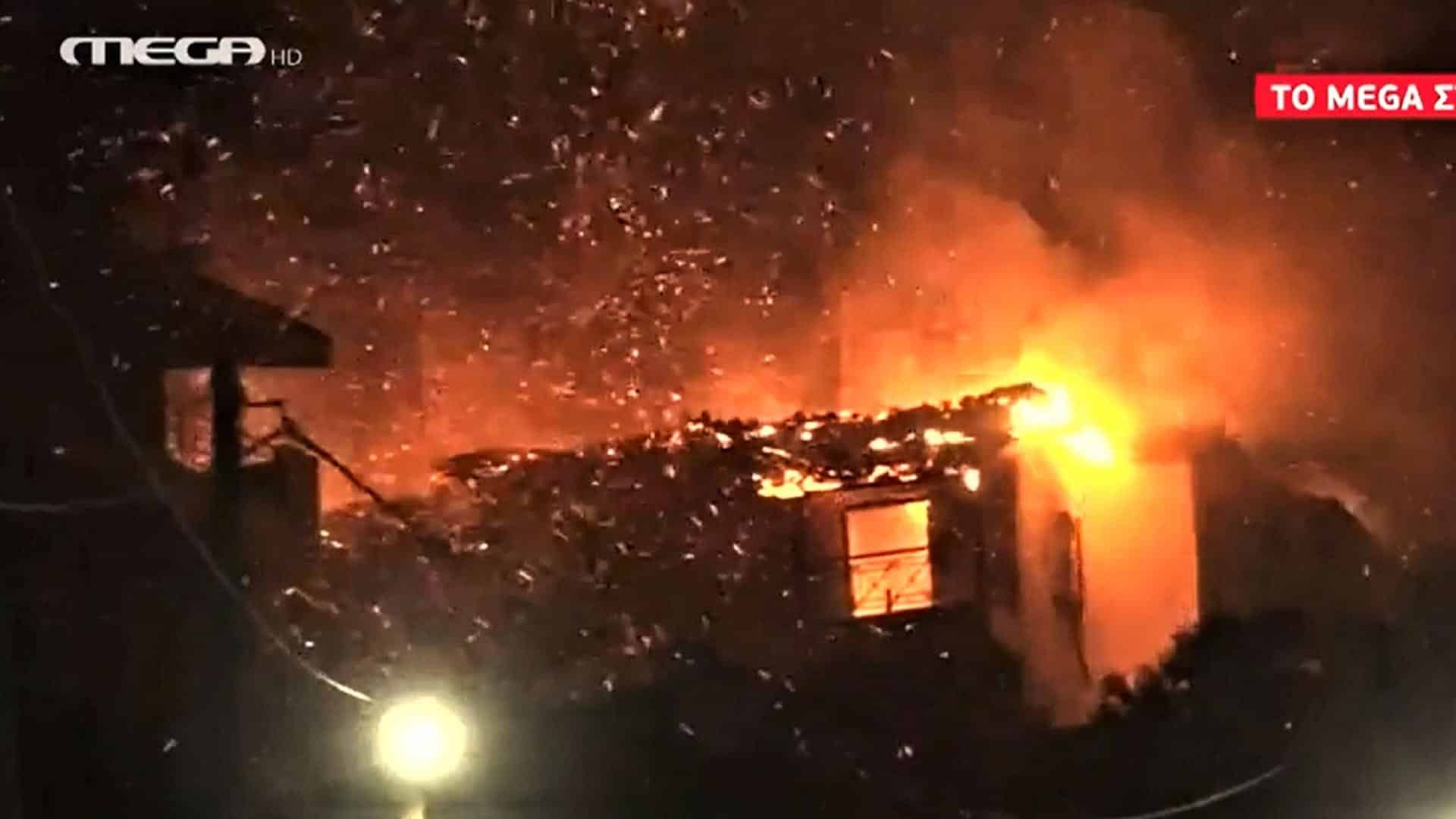 Φωτιά - Πεντέλη: Ένα από τα σπίτια που παραδόθηκε στις φλόγες