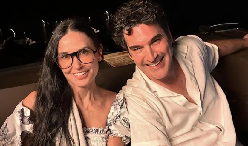 Demi Moore, Χριστόφορος Παπακαλιάτης στους Παξούς 