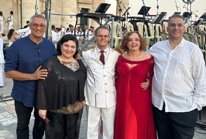 Γιώργος Ντάβλας, Ίνγκα Μπαλαμπάνοβα, ο Μαέστρος της Παλαιάς Φιλαρμονικής της Κέρκυρας κος Σπύρος Προσωπάρης, Έλενα Κελεσίδη, Φίλιππος Μοδινός