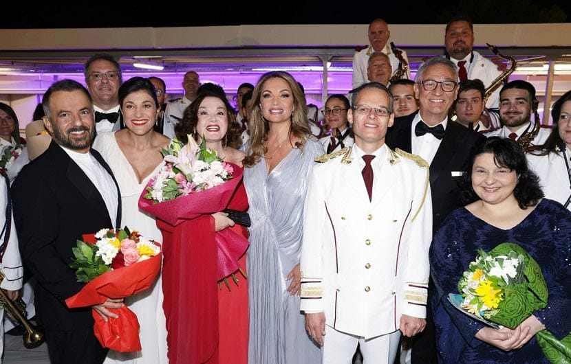 Χάρης Ανδριανός, Αφροδίτη Μπόγρη, Έλενα Κελεσίδη, Άντζελα Γκερέκου, Σπύρος Προσωπάρης (Αρχιμουσικός της Παλαιας Φιλαρμονικής Κέρκυρας), Γιώργος Ντάβλας, Ίνγκα Μπαλαμπάνοβα