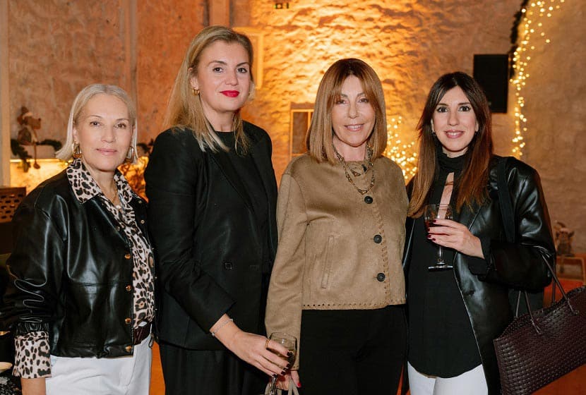 Τάνια Νικολοπούλου, Έλενα Καζάνα, Έλφη Αλεξανδρόγλου, Γιώτα Μαστρογιαννοπούλου