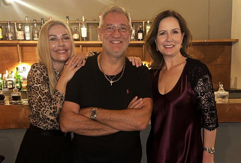 Τίνα Μεσσαροπούλου, Γιώργος Ντάβλας, Denise Eleftheriou στο Kinsterna Hotel
