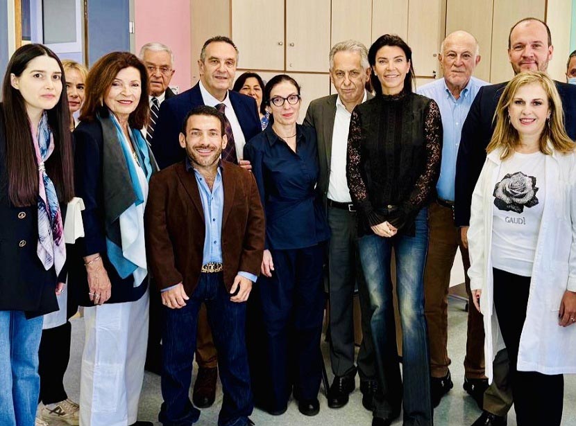 Η ομάδα της Creaid, η ιατρική ομάδα και εκπρόσωποι της Διοίκησης του Νοσοκομείου Παίδων Παναγιώτη και Αγλαΐας Κυριακού