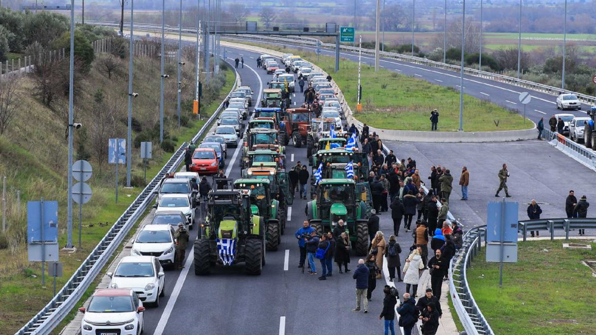 Αγρότες: Η πρώτη αντίδραση της κυβέρνησης στο «όχι» τους για τη συνάντηση με Μητσοτάκη