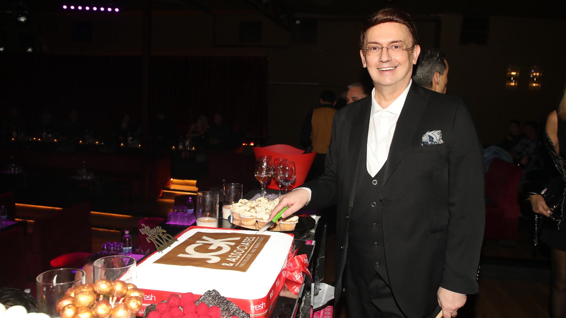 Γιάννης Καζανίδης: Γιόρτασε την ονομαστική του εορτή με λαμπρότητα παρουσία επιχειρηματιών και celebrities