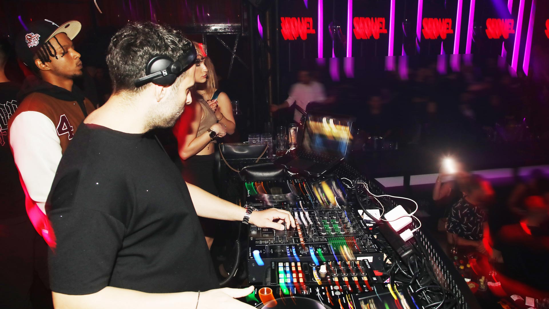 Lohan: Tο πιο international club της χώρας άνοιξε τις πύλες του για τη νέα σεζόν