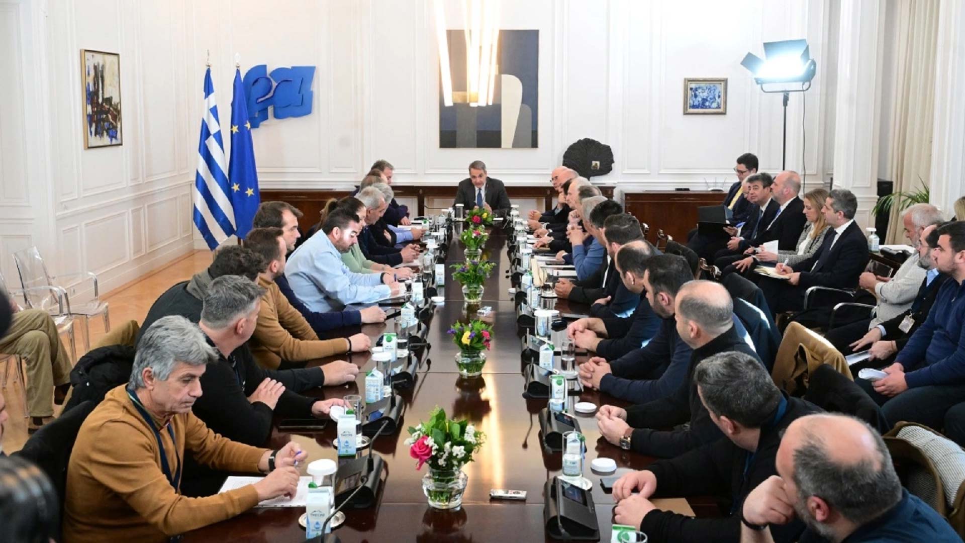 Μητσοτάκης: Τα επιπλέον νέα μέτρα της κυβέρνησης και η συνάντηση με τους αγρότες