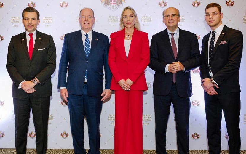 Από αριστερά: ο Επίτιμος Πρόξενος του Μονακό στην Ελλάδα Δρ. Βασίλης Γ. Αποστολόπουλος, ο Πρίγκιπας Αλβέρτος Β΄ του Μονακό, η κα. Ρόη Δανάλη Αποστολοπούλου, ο κ. Κωστής Χατζηδάκης, Αντιπρόεδρος της Κυβέρνησης, και ο κ. Γιώργος Β. Αποστολόπουλος