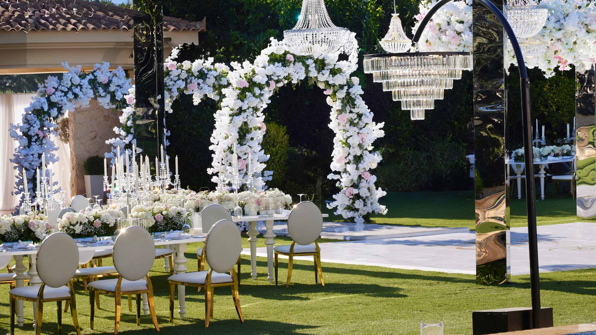 Δειπνοσοφιστήριον: Ιστορίες ζωής που αξίζουν το πιο όμορφο σκηνικό