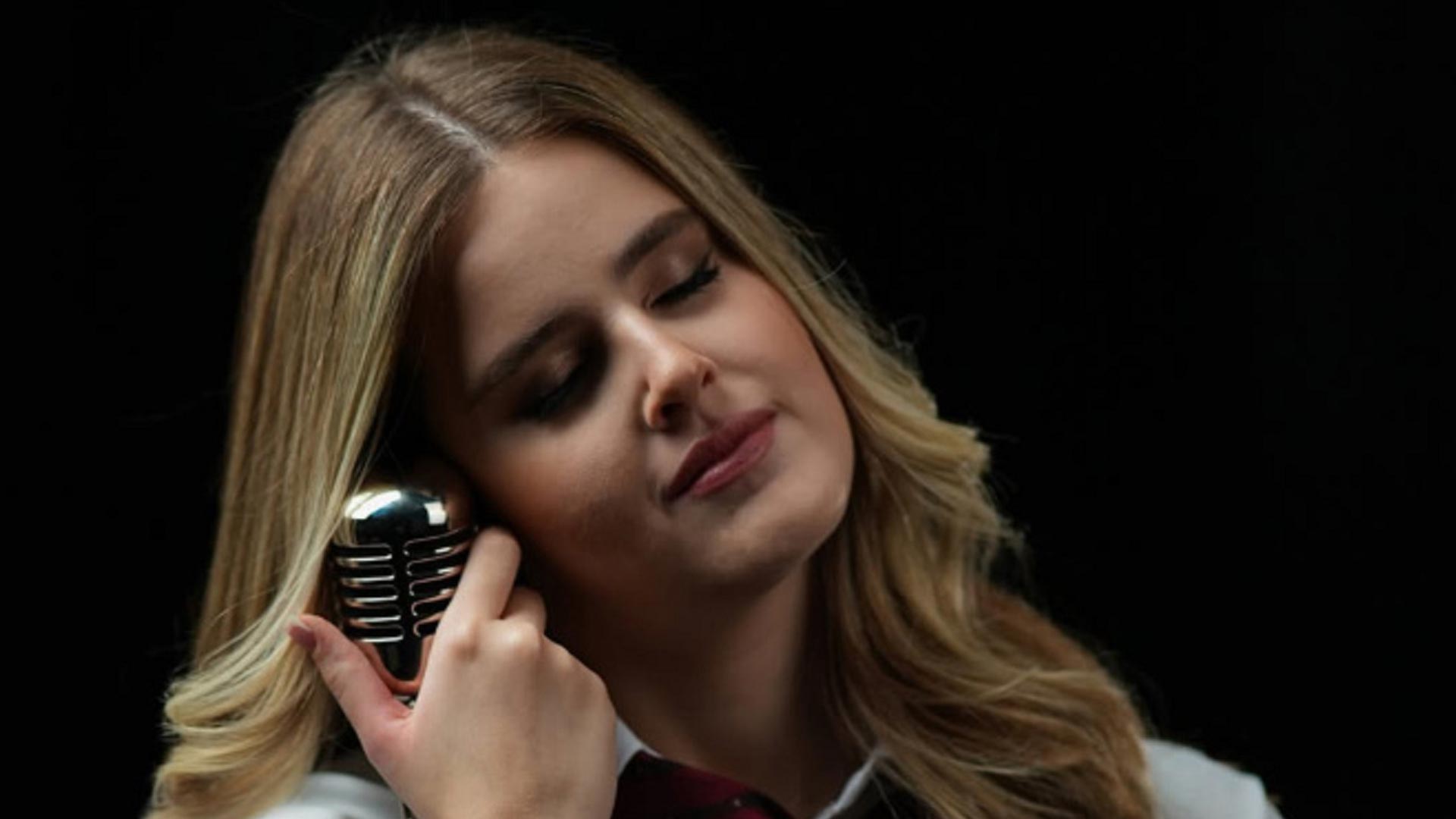 Fia Vado - Σοφία Σαλβαρίδου: Μια νέα παρουσία με ξεχωριστή μουσική ταυτότητα