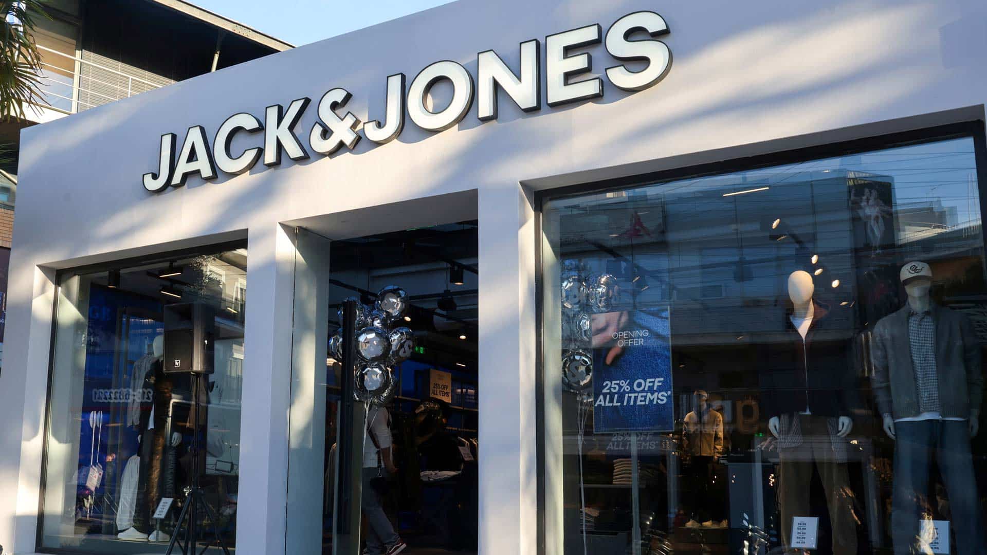 JACK&JONES: Νέα εποχή στο Χαλάνδρι με ένα λαμπερό Grand Opening Party